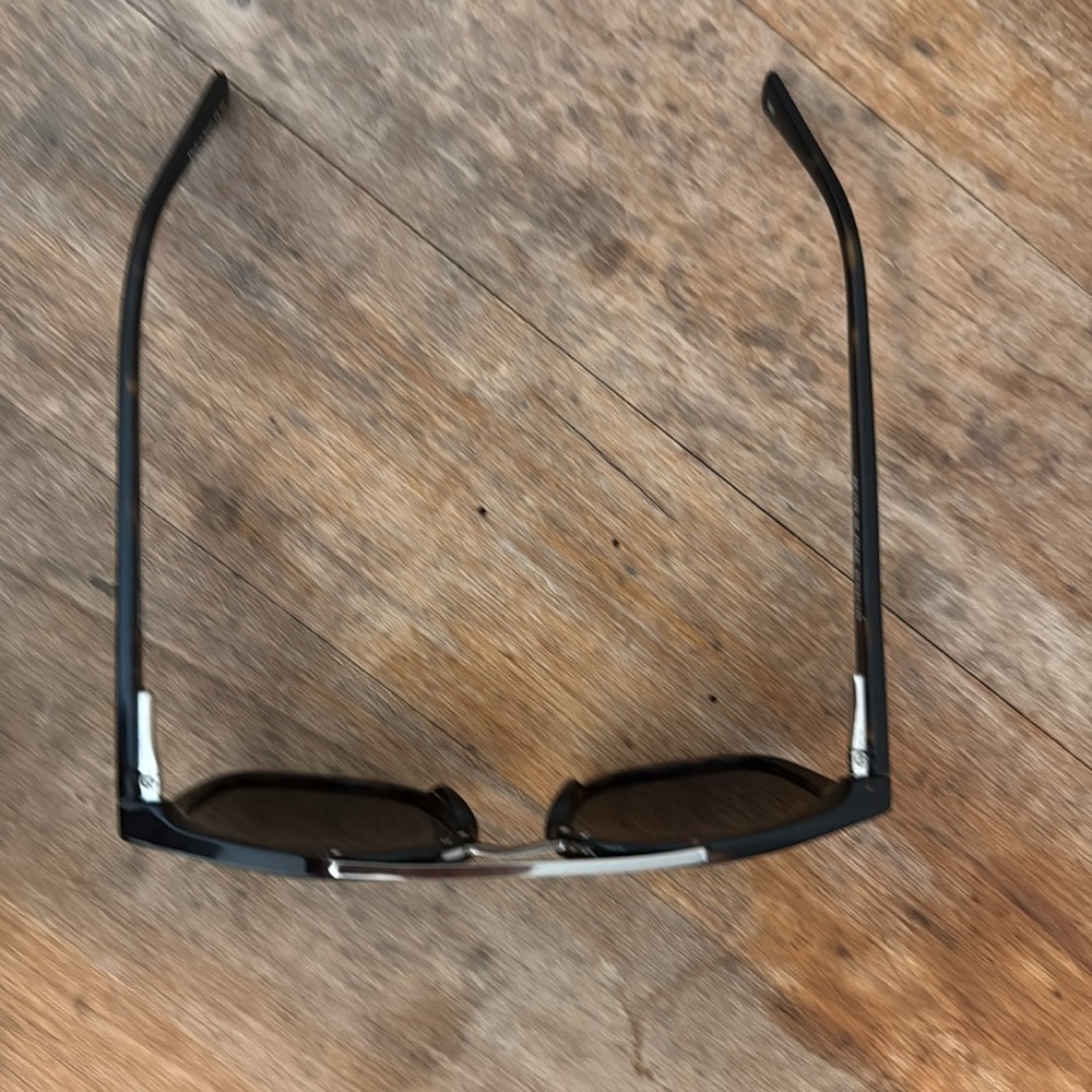 Revo Atlas Polarized Sunglasses - Black Frames with Reflective Blue Lenses - Picture 5 of 8
